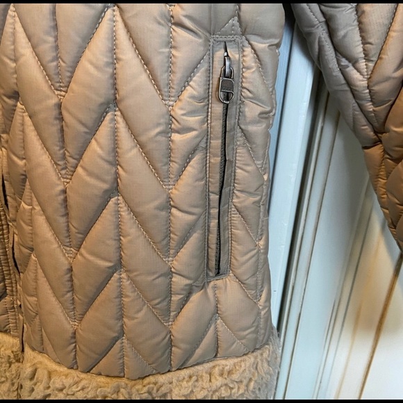 Patagonia Women's Jacket - Picture 5 of 5